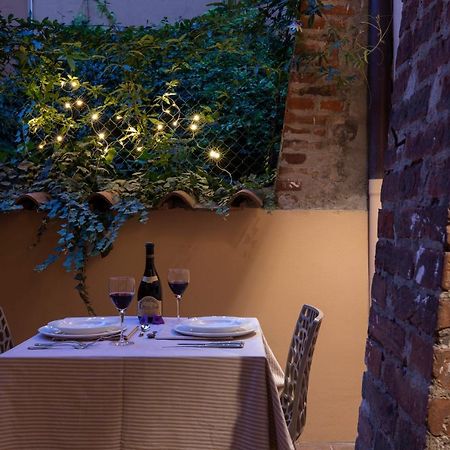 Luxury Suite In The Center I Private Patio & Kitchen Bologna Luaran gambar