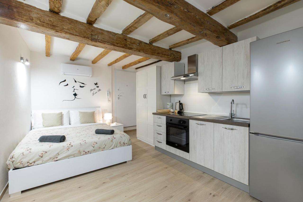Luxury Suite In The Center I Private Patio & Kitchen Bologna Luaran gambar