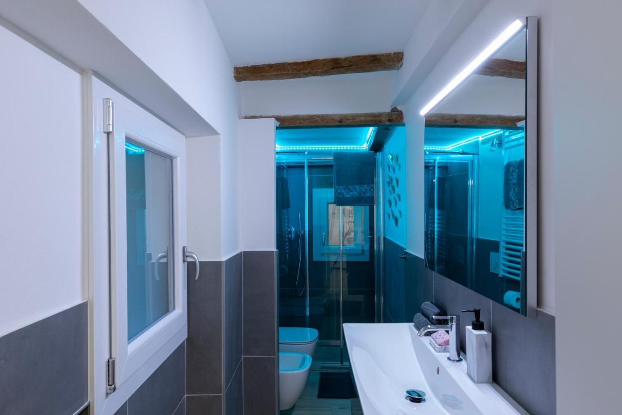 Luxury Suite In The Center I Private Patio & Kitchen Bologna Luaran gambar