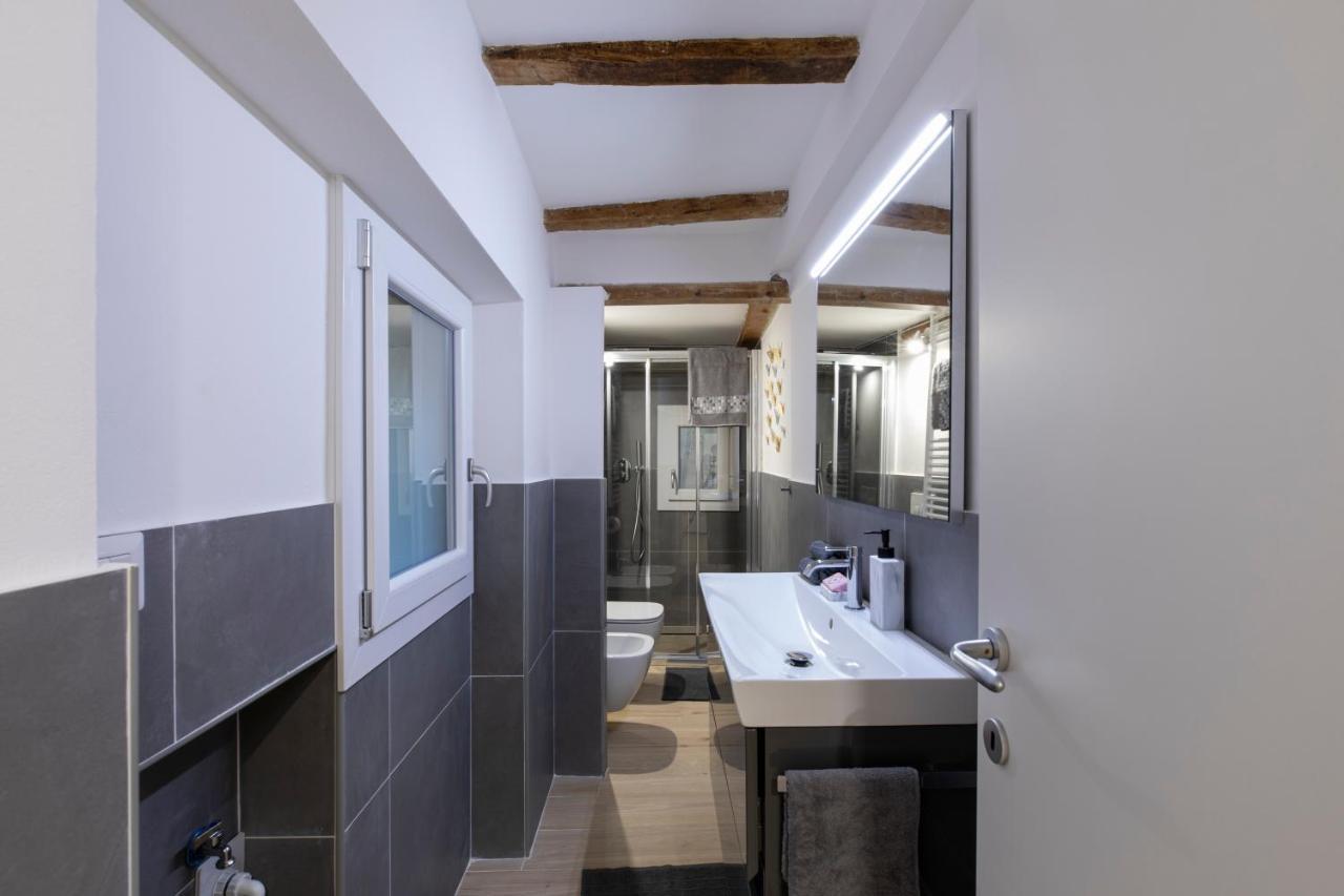 Luxury Suite In The Center I Private Patio & Kitchen Bologna Luaran gambar